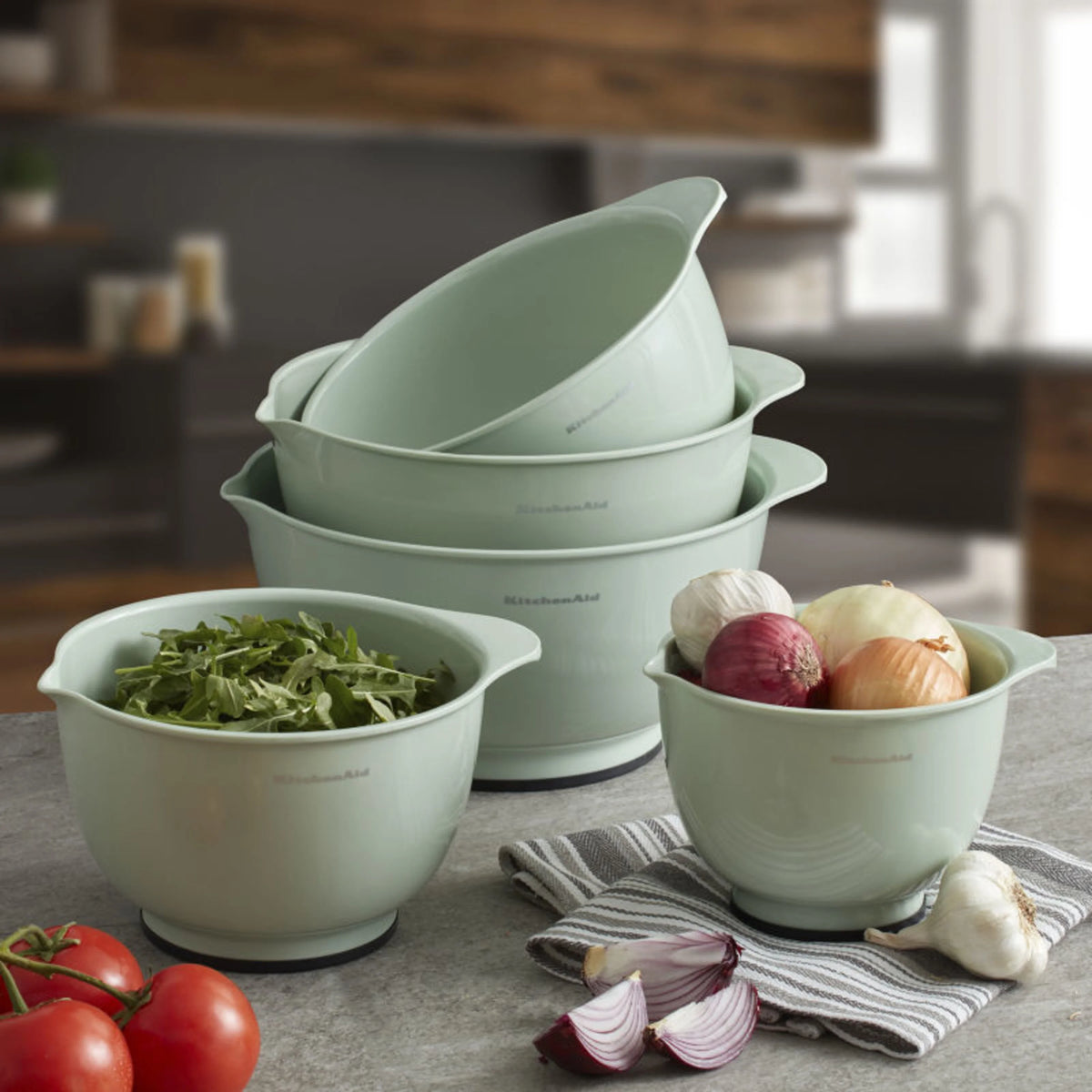 Set of 5 Plastic Mixing Bowls with Rubber Bottom U75034