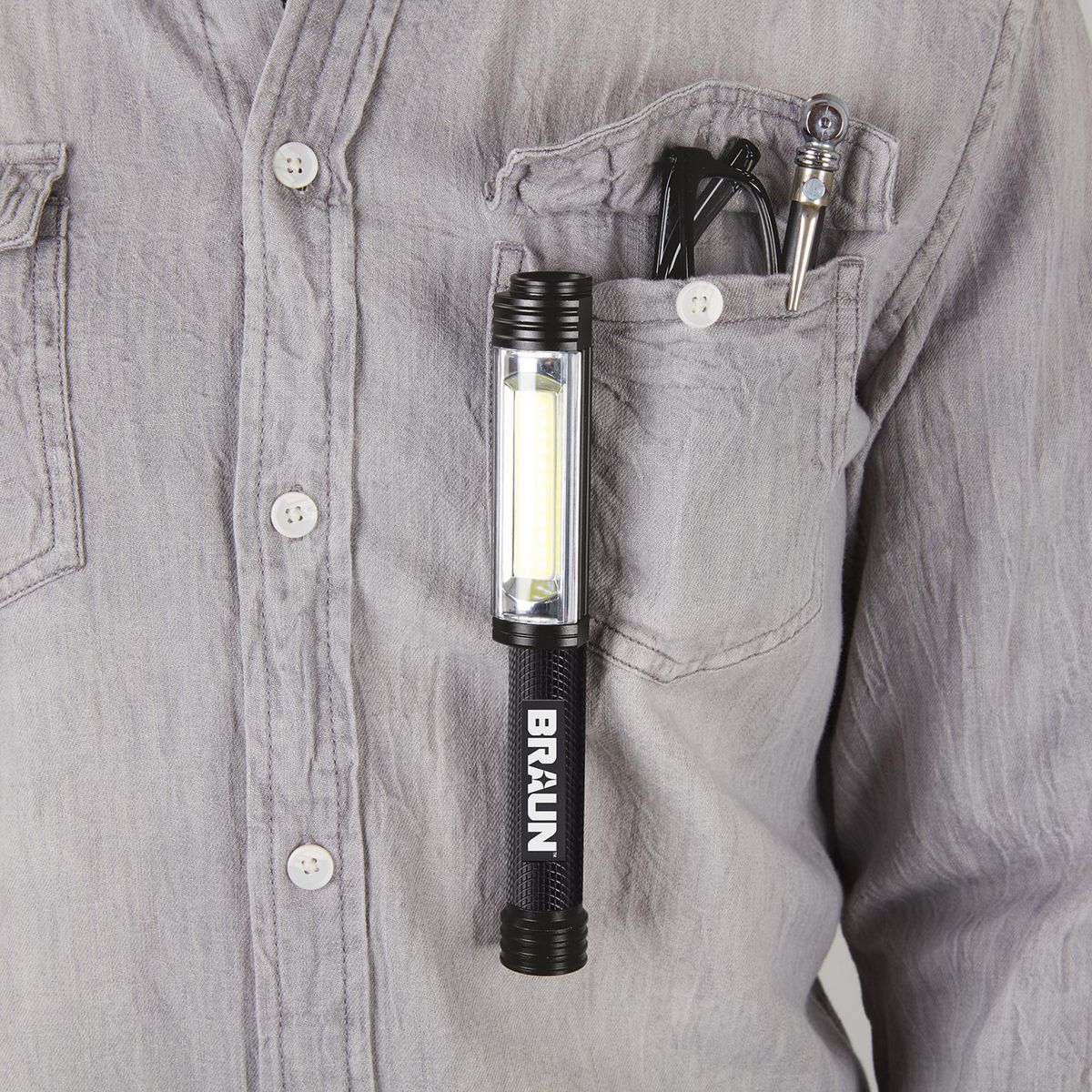 300 Lumen Magnetic Pocket Work Light R95096
