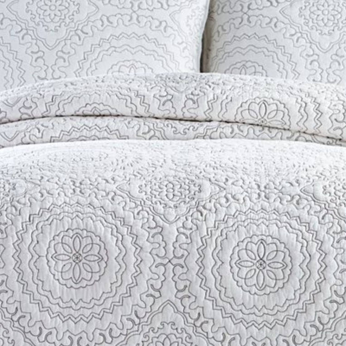 King Grey Medallion Coverlet D68324