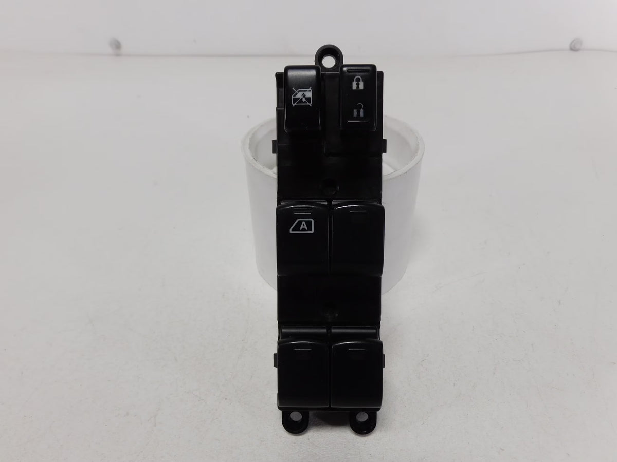 Pre-Owned Subaru Forester Power Lock Window Switch T31143