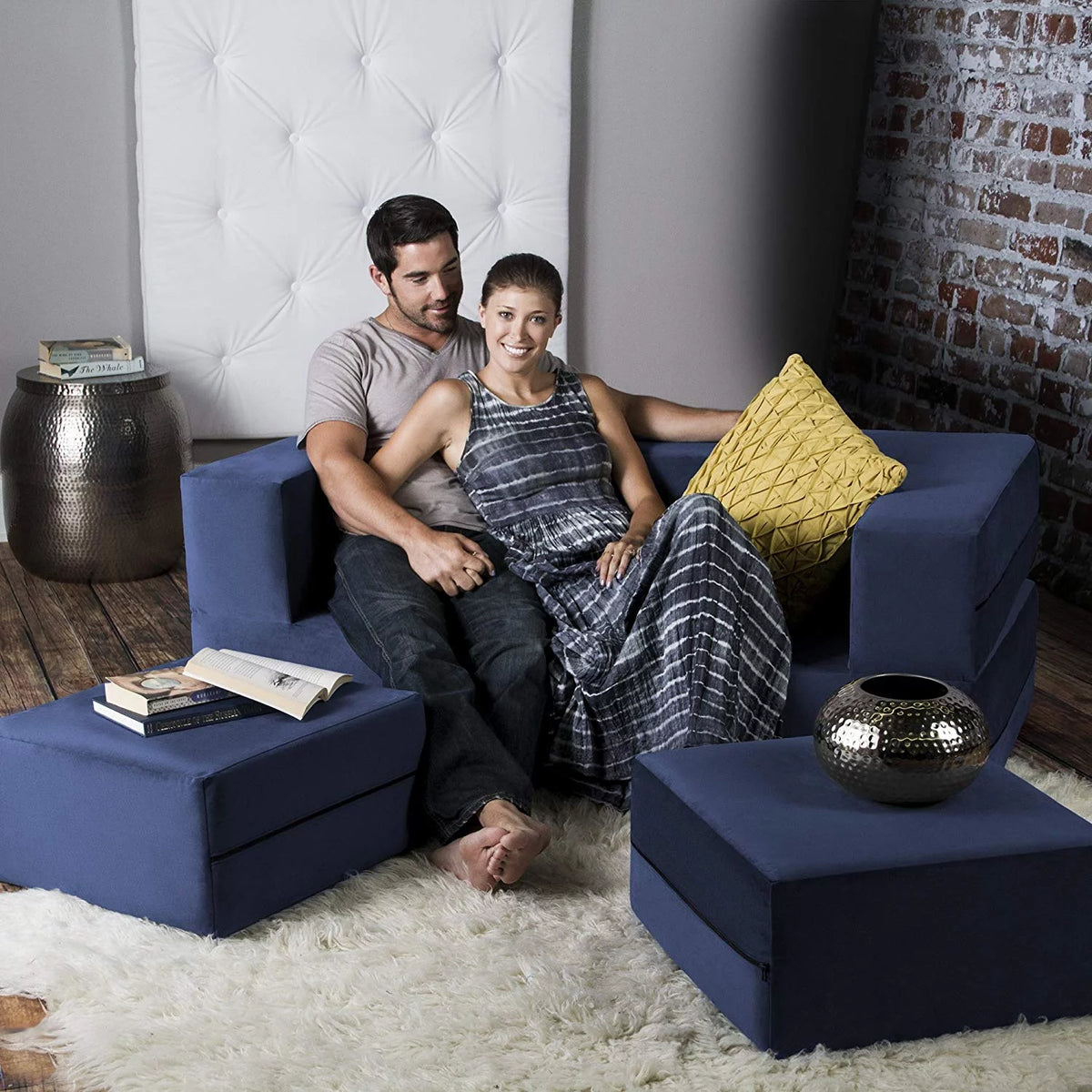 Queen-Size Convertible Sleeper Loveseat & Ottomans Q20726